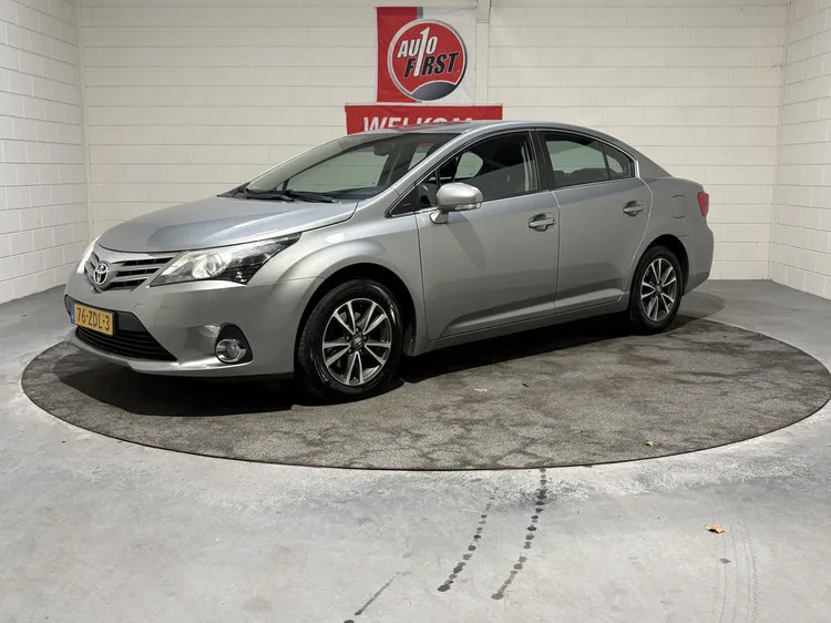 Toyota Avensis (2012) — foto 1