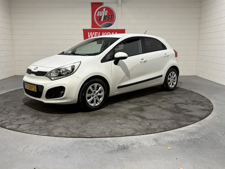 Kia Rio (2013) — foto 1