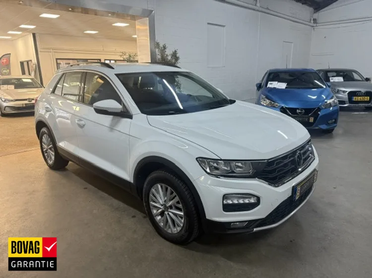 Volkswagen T-Roc (2021) — foto 1