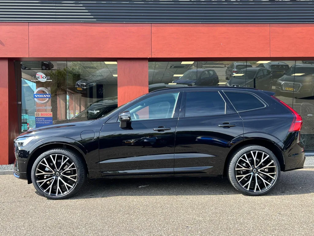 Volvo XC60 (2026) — foto 1