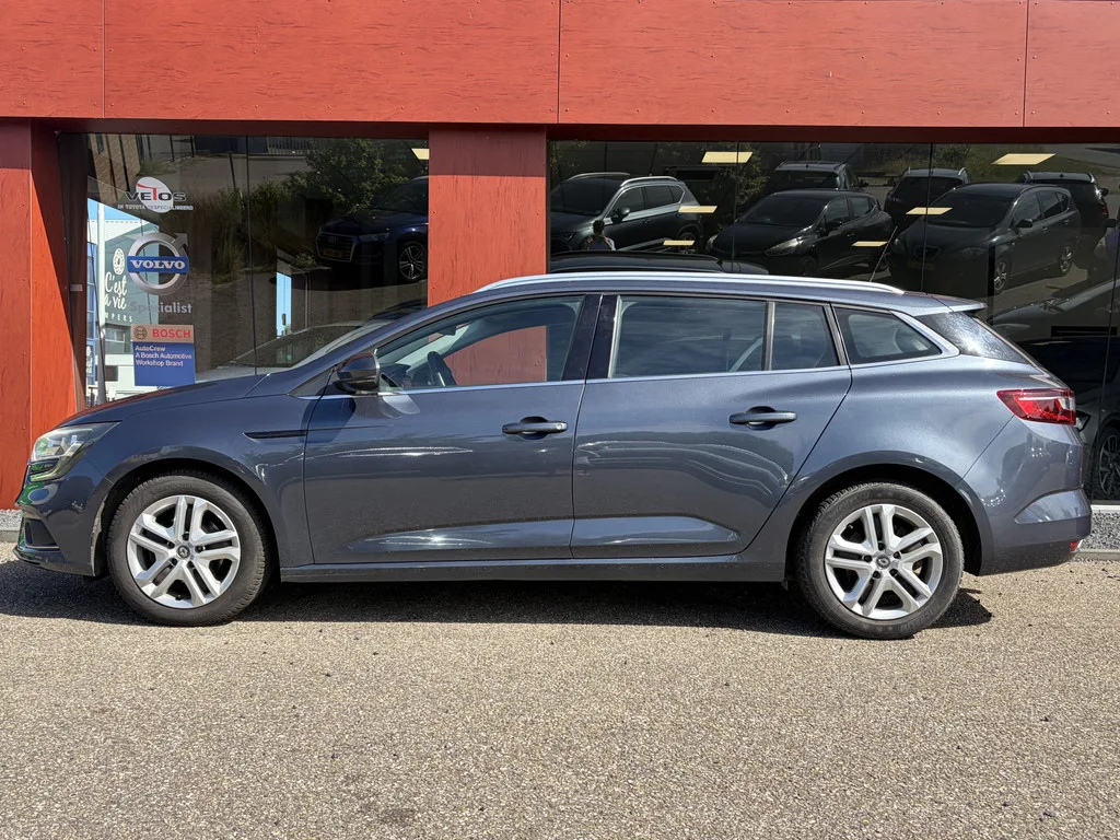 Renault Mégane (2017) — foto 1