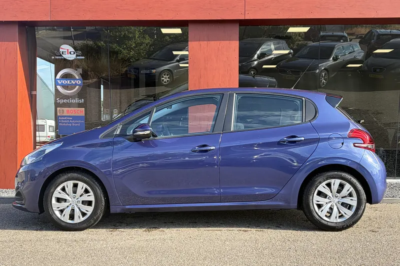 Peugeot 208 (2016)