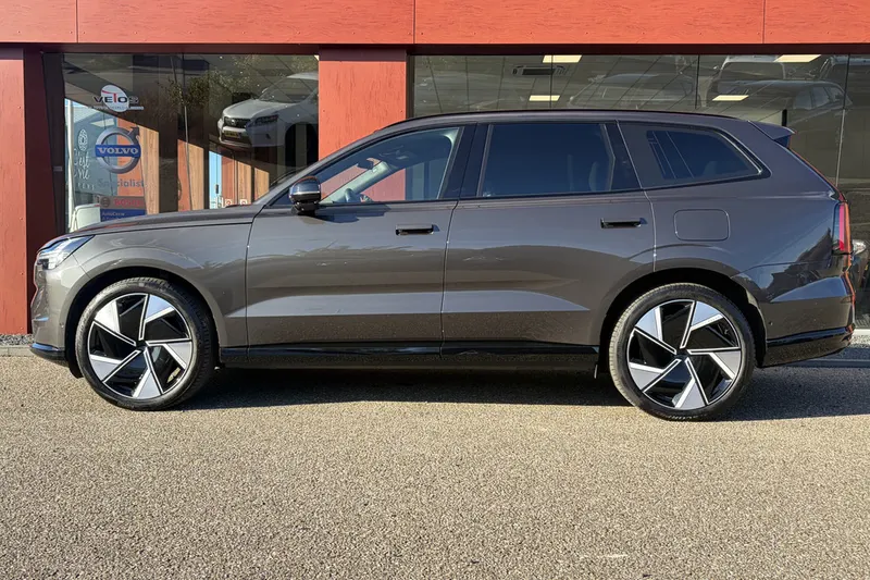 Volvo EX90 (2025)