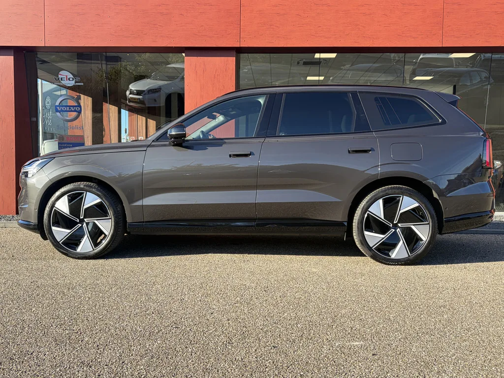Volvo EX90 (2025) — foto 1