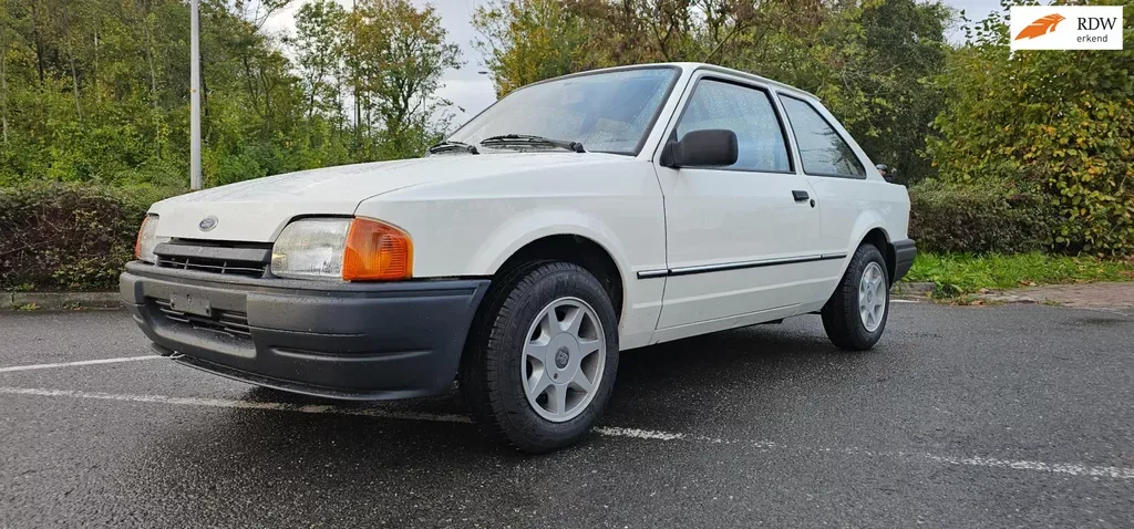 Ford Escort (1986) — foto 1