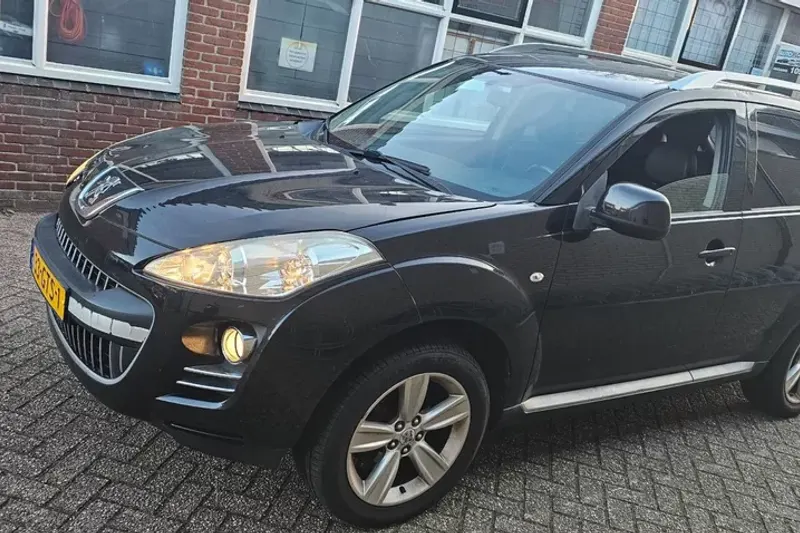Peugeot 4007 (2008)