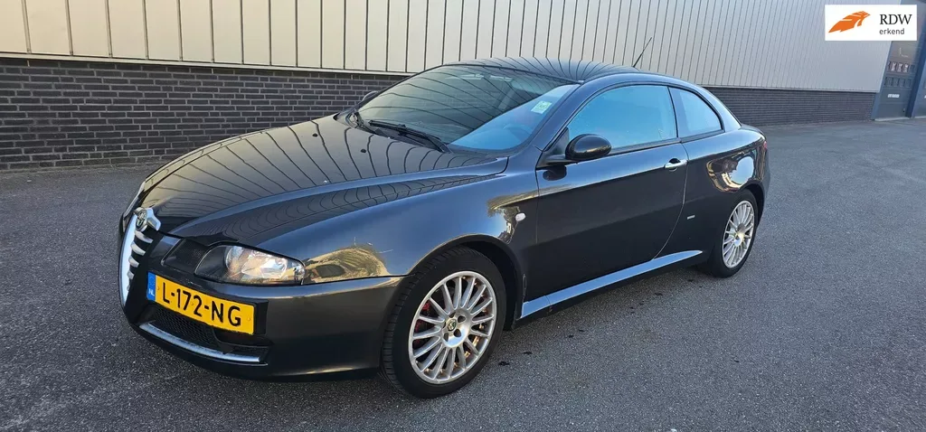 Alfa Romeo GT (2007) — foto 1
