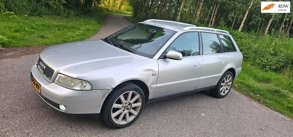 Audi A4 (2000) — foto 1