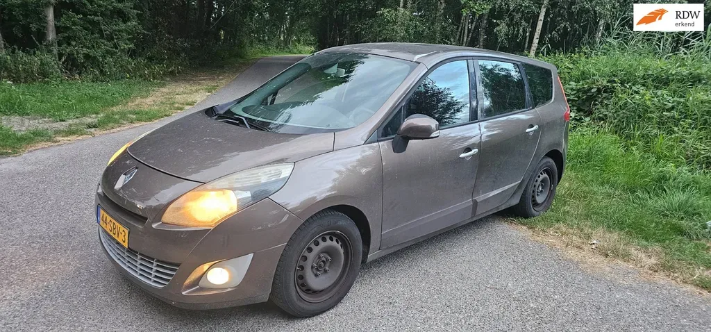 Renault Grand Scénic (2011) — foto 1