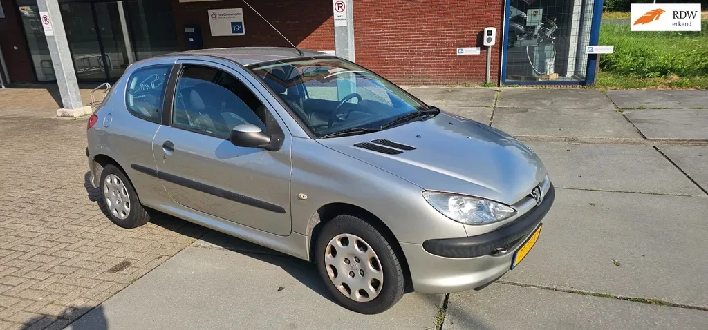 Peugeot 206 (2007) — foto 1