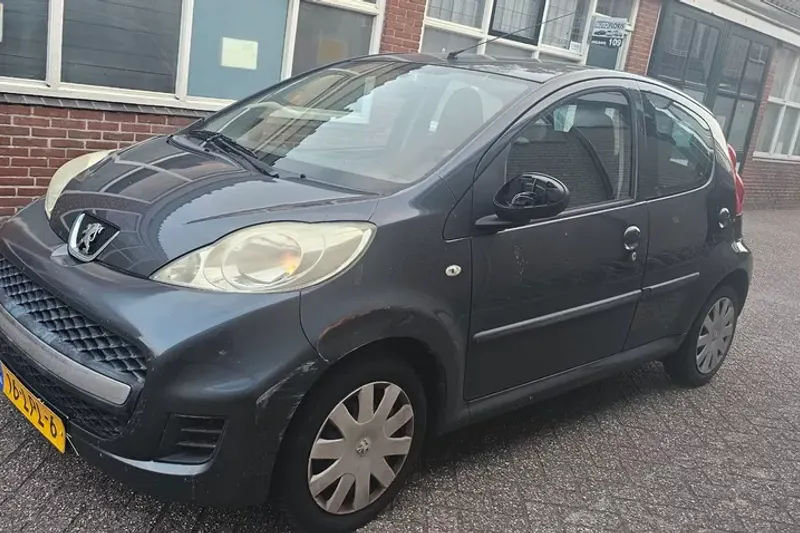 Peugeot 107 (2010)