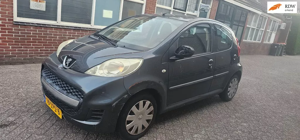 Peugeot 107 (2010) — foto 1