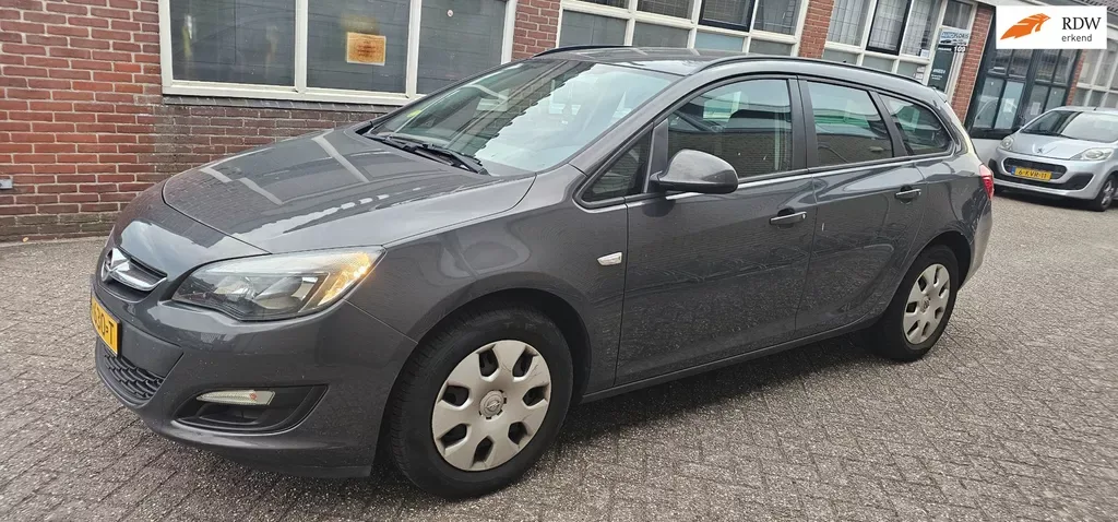 Opel Astra (2015) — foto 1