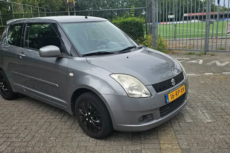 Suzuki Swift (2005)