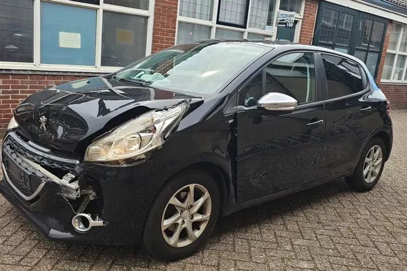 Peugeot 208 (2014)