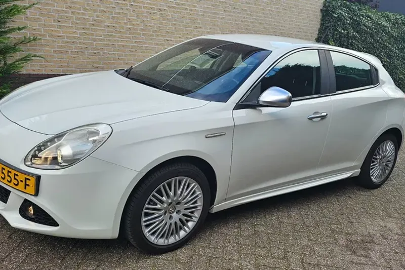 Alfa Romeo Giulietta (2011)