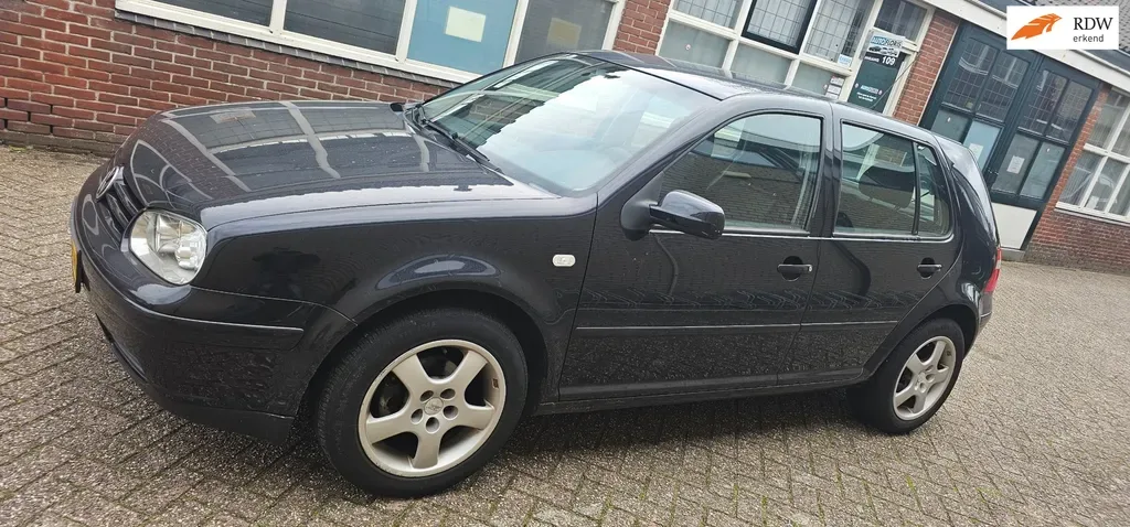 Volkswagen Golf (2003) — foto 1
