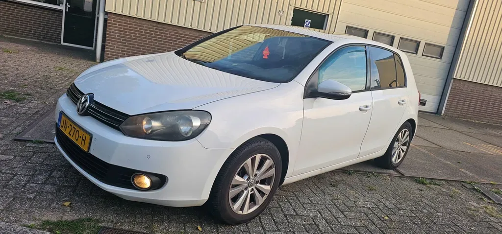 Volkswagen Golf (2009) — foto 1