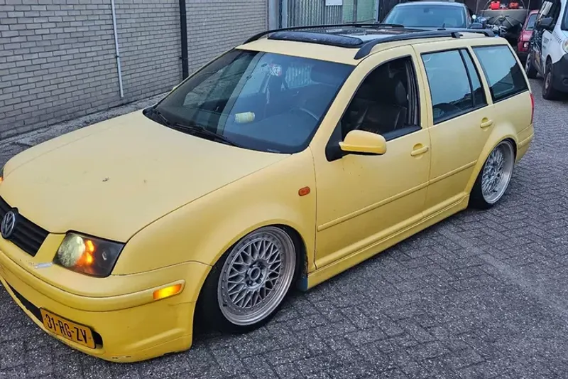 Volkswagen Jetta (2003)