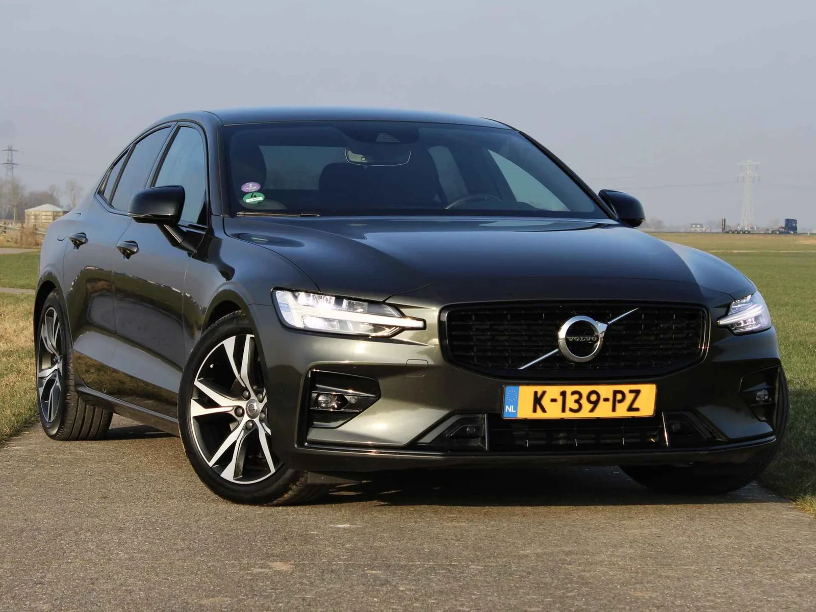 Volvo S60 (2021) — foto 1