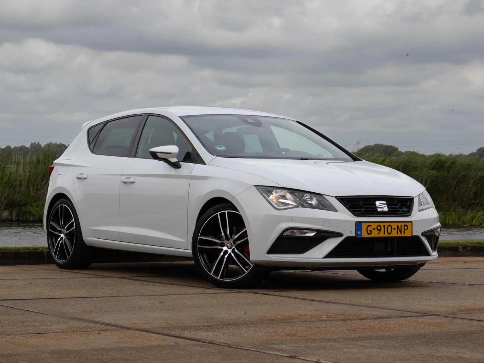SEAT Leon (2019) — foto 1