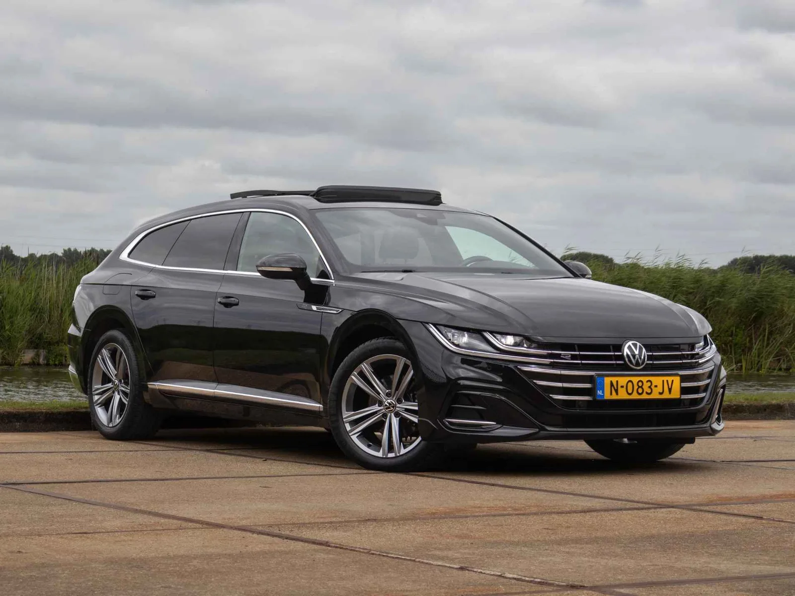 Volkswagen Arteon Shooting Brake (2021) — foto 1