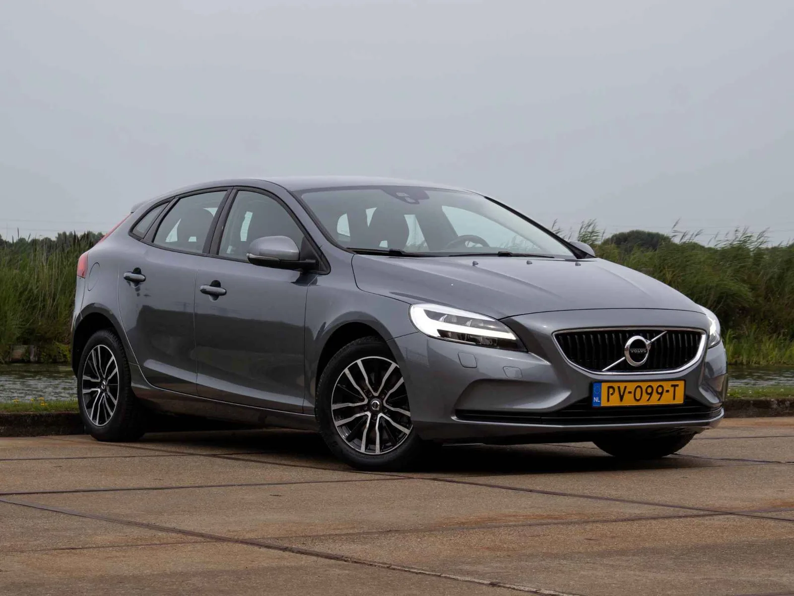 Volvo V40 (2017) — foto 1