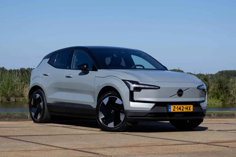 Volvo EX30 (2024)