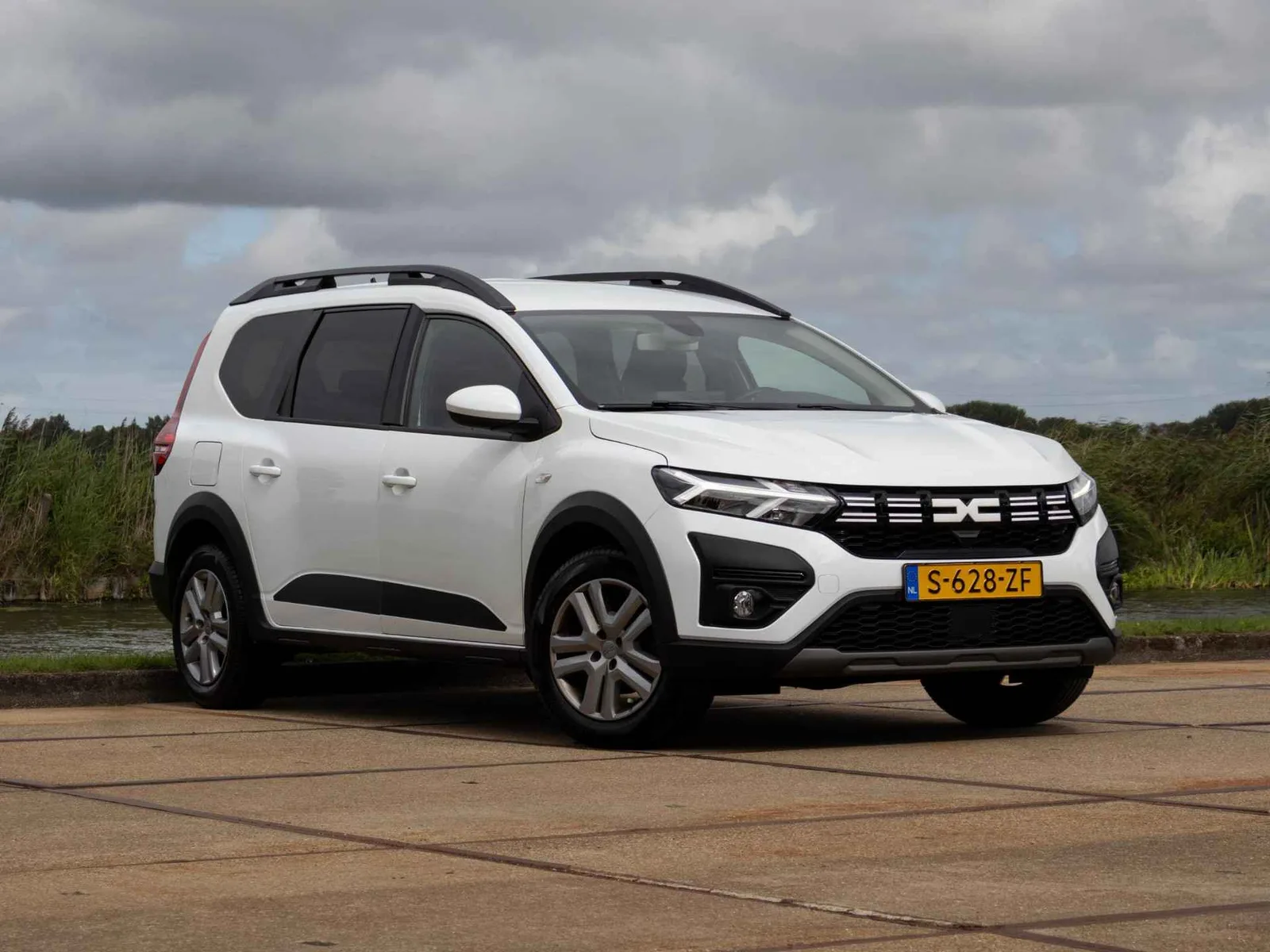 Dacia Jogger (2023) — foto 1