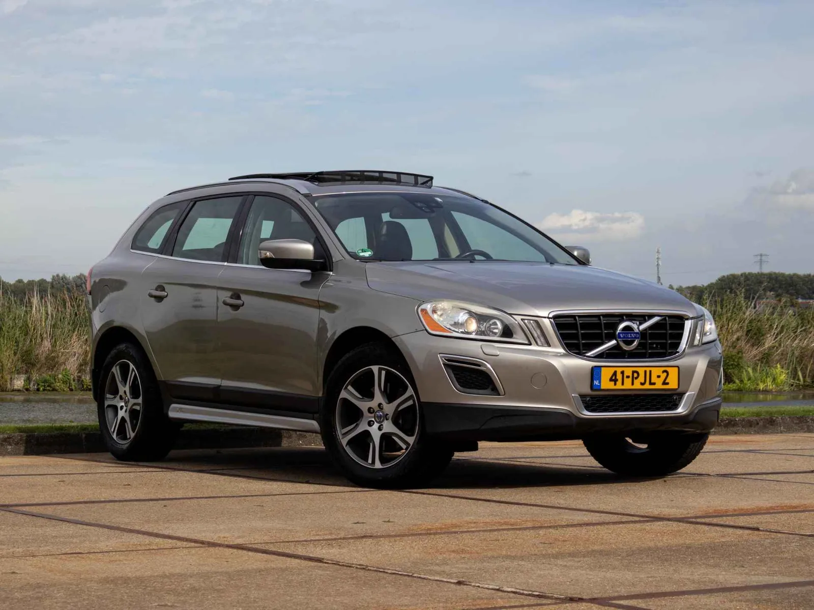 Volvo XC60 (2010) — foto 1