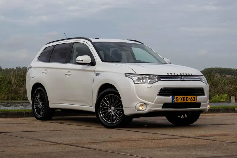 Mitsubishi Outlander (2014)