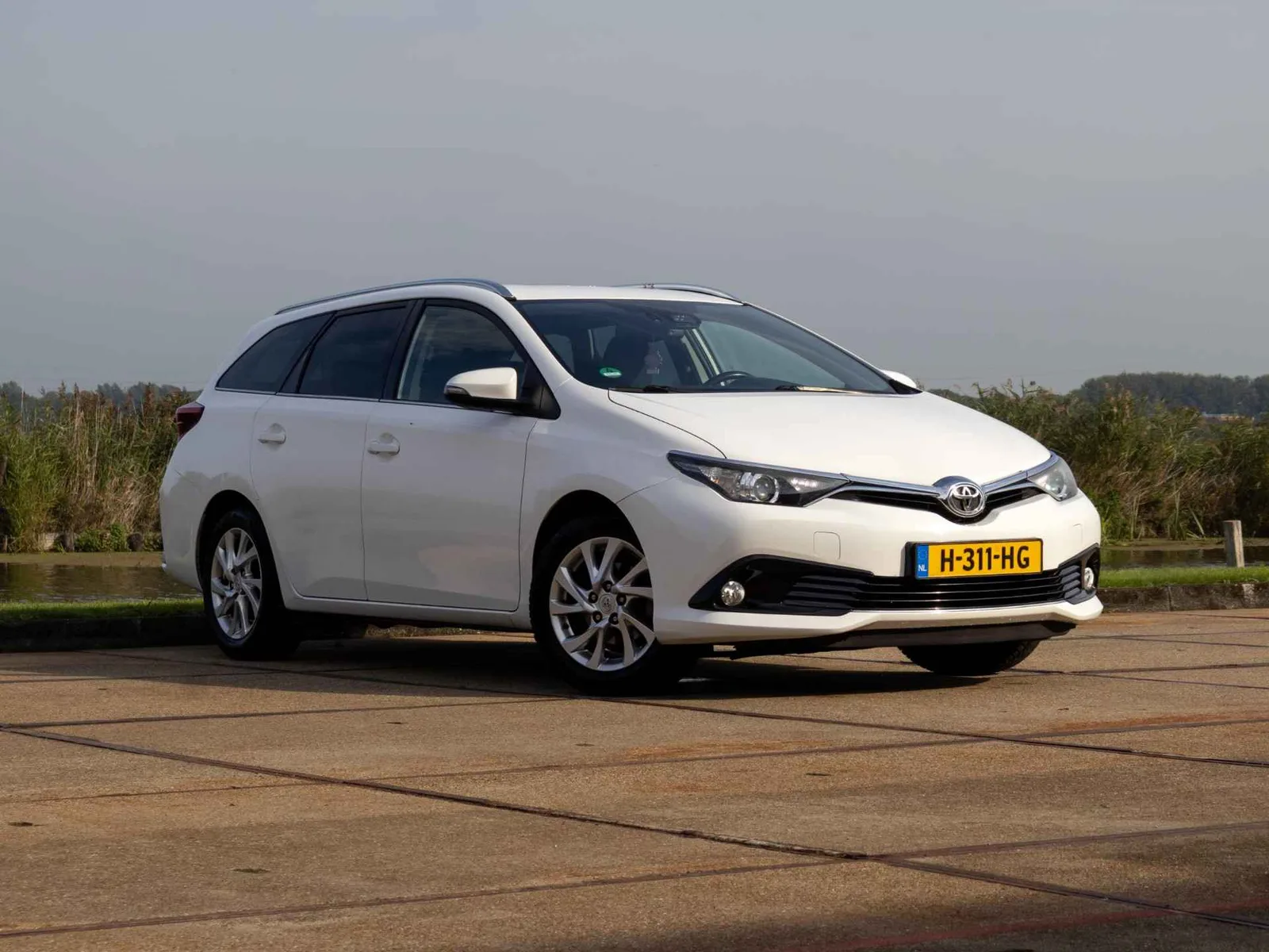 Toyota Auris (2018) — foto 1