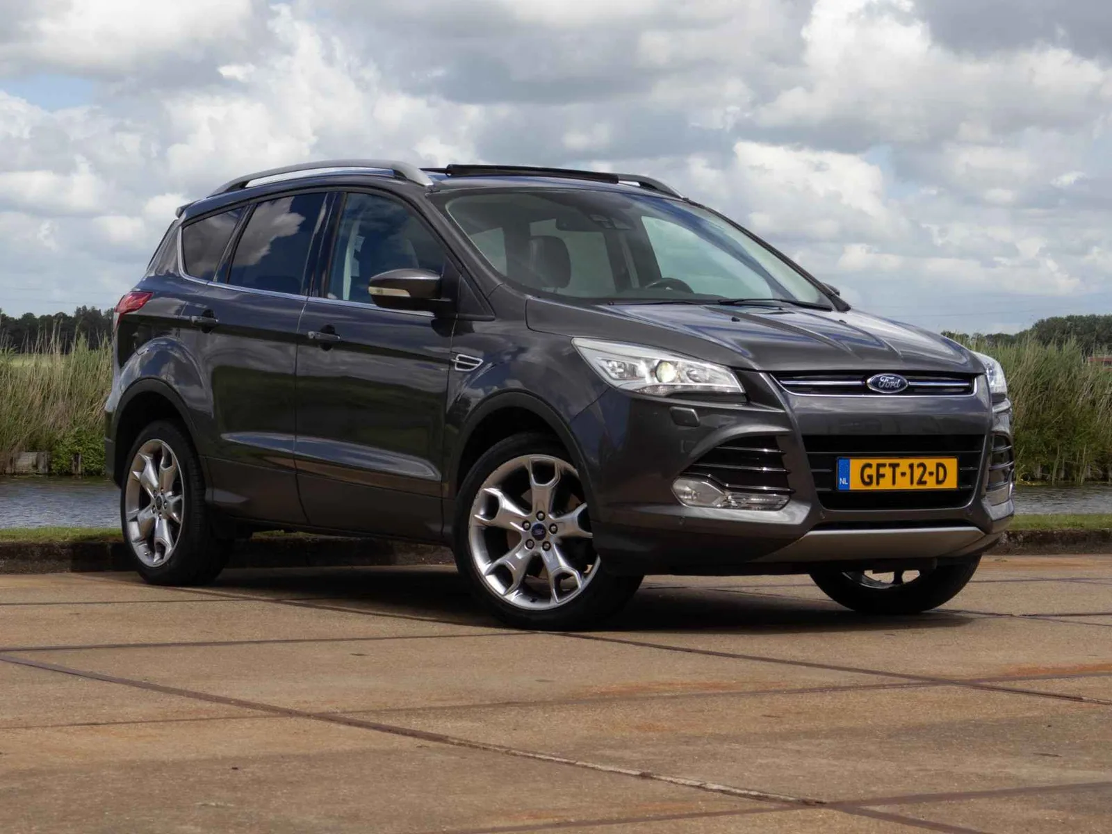 Ford Kuga (2015) — foto 1