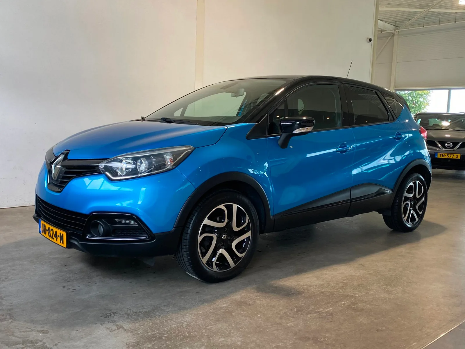 Renault Captur (2016) — foto 1