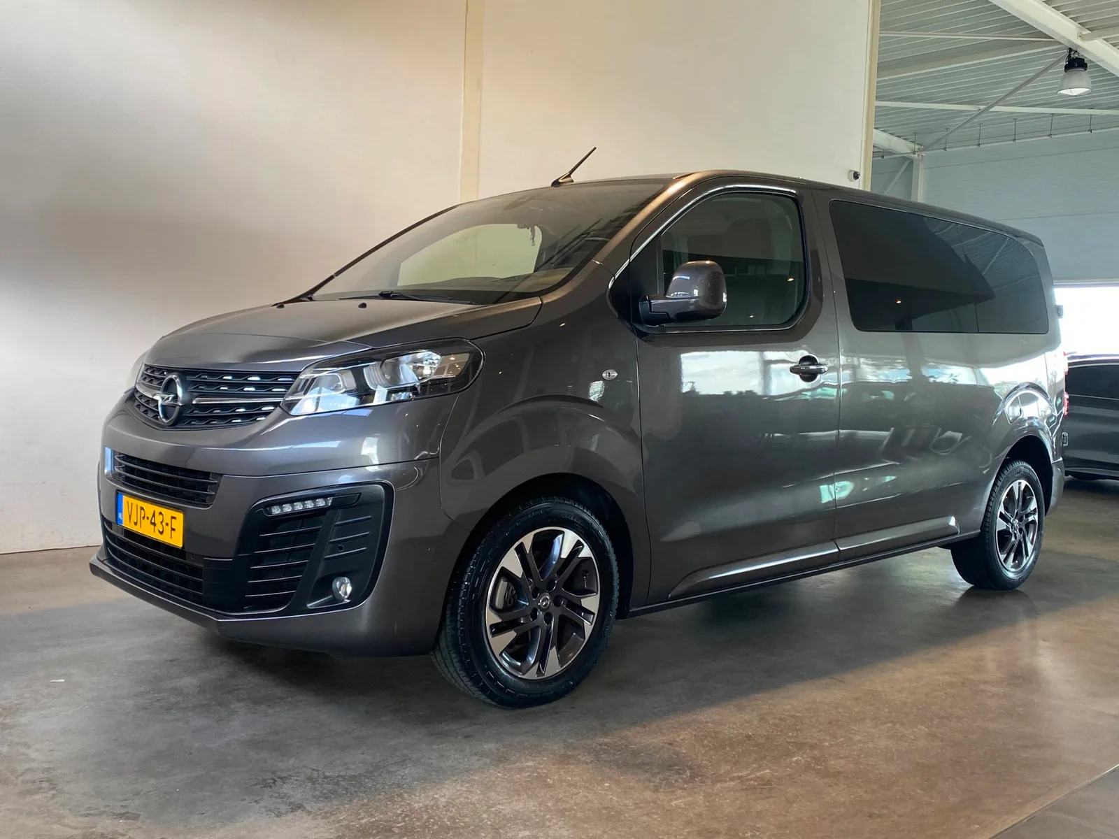 Opel Vivaro (2021) — foto 1