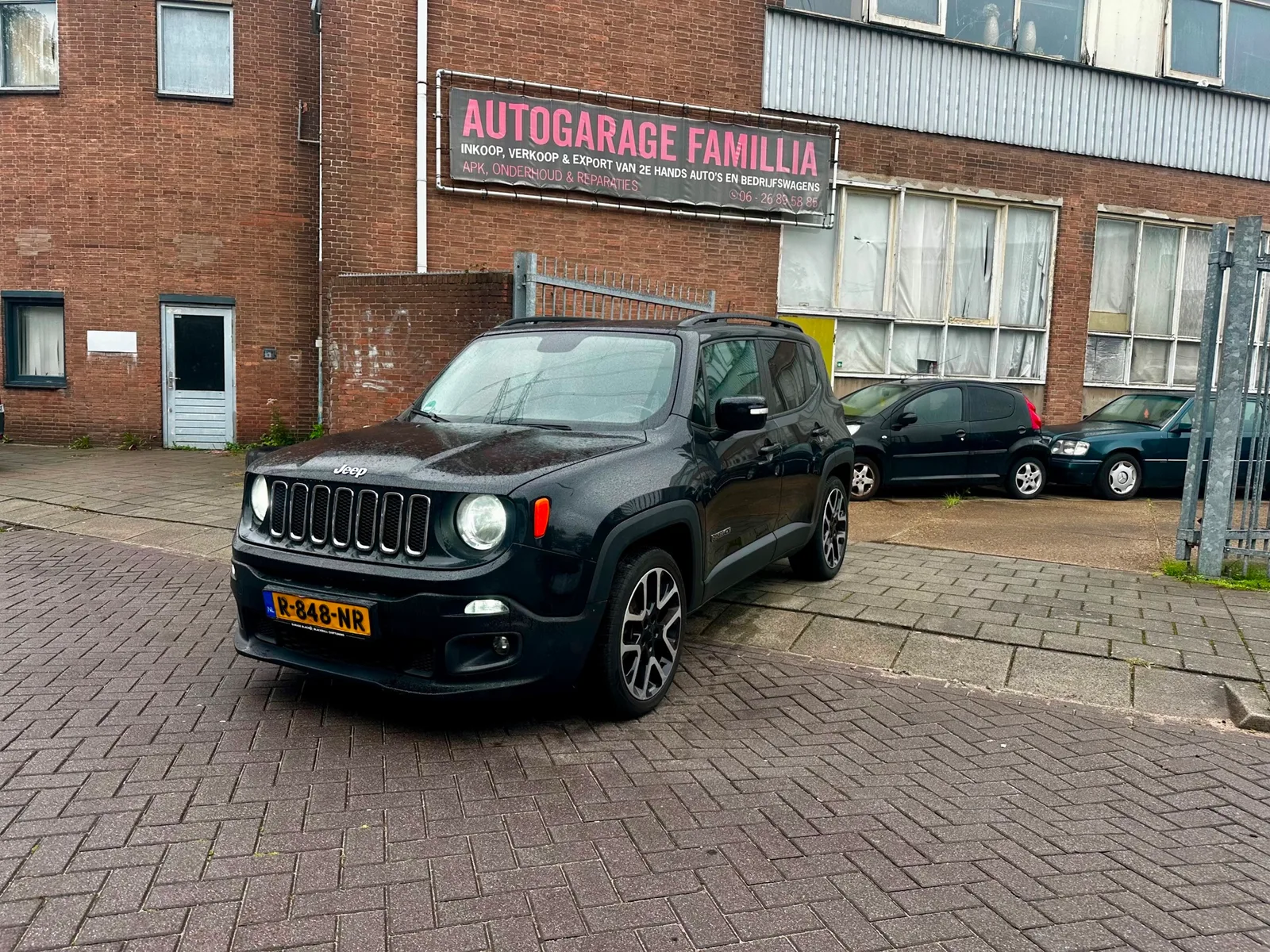 Jeep Renegade (2016) — foto 1