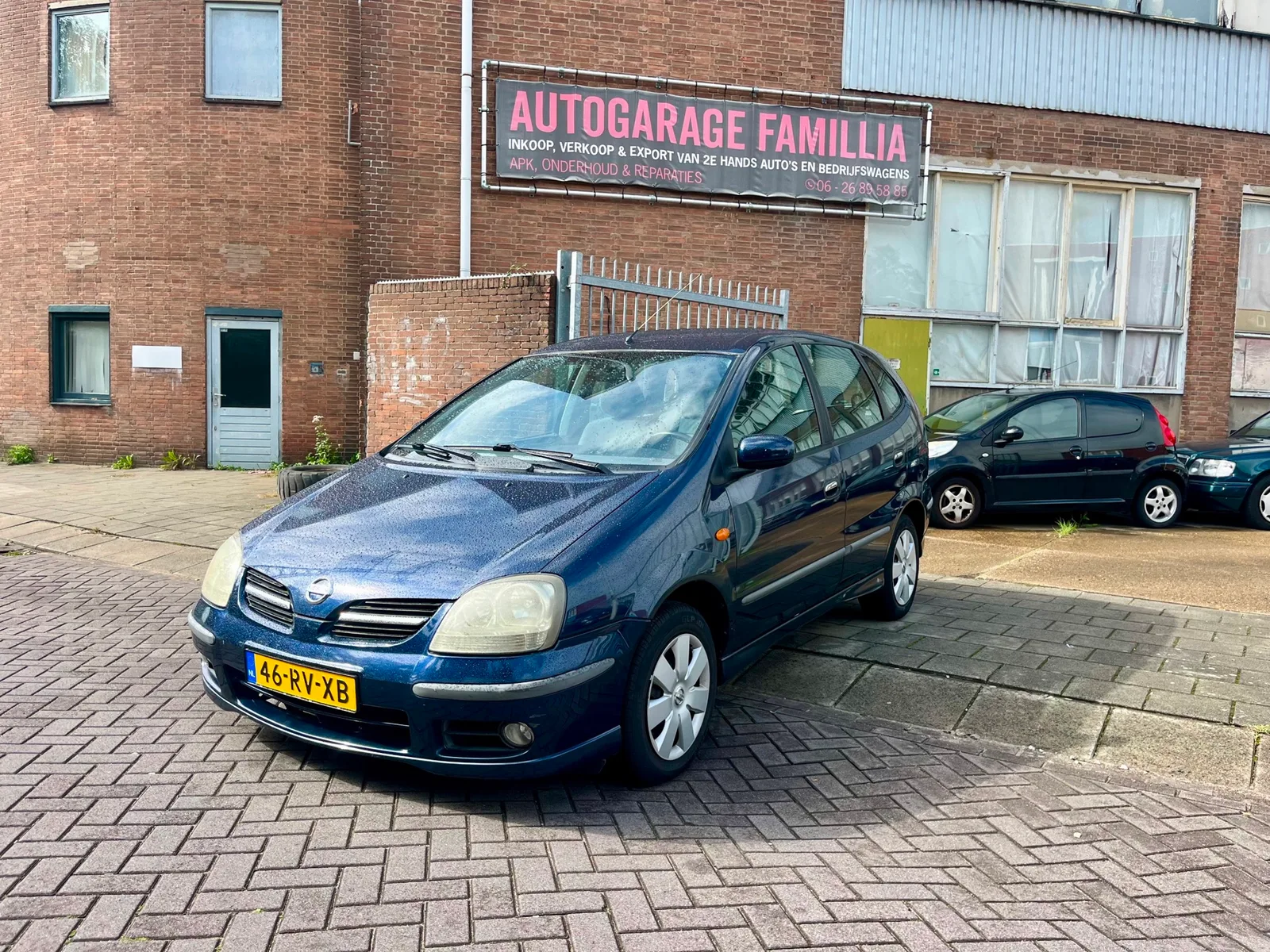 Nissan Almera Tino (2005) — foto 1