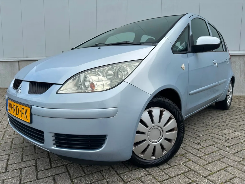 Mitsubishi Colt (2005) — foto 1