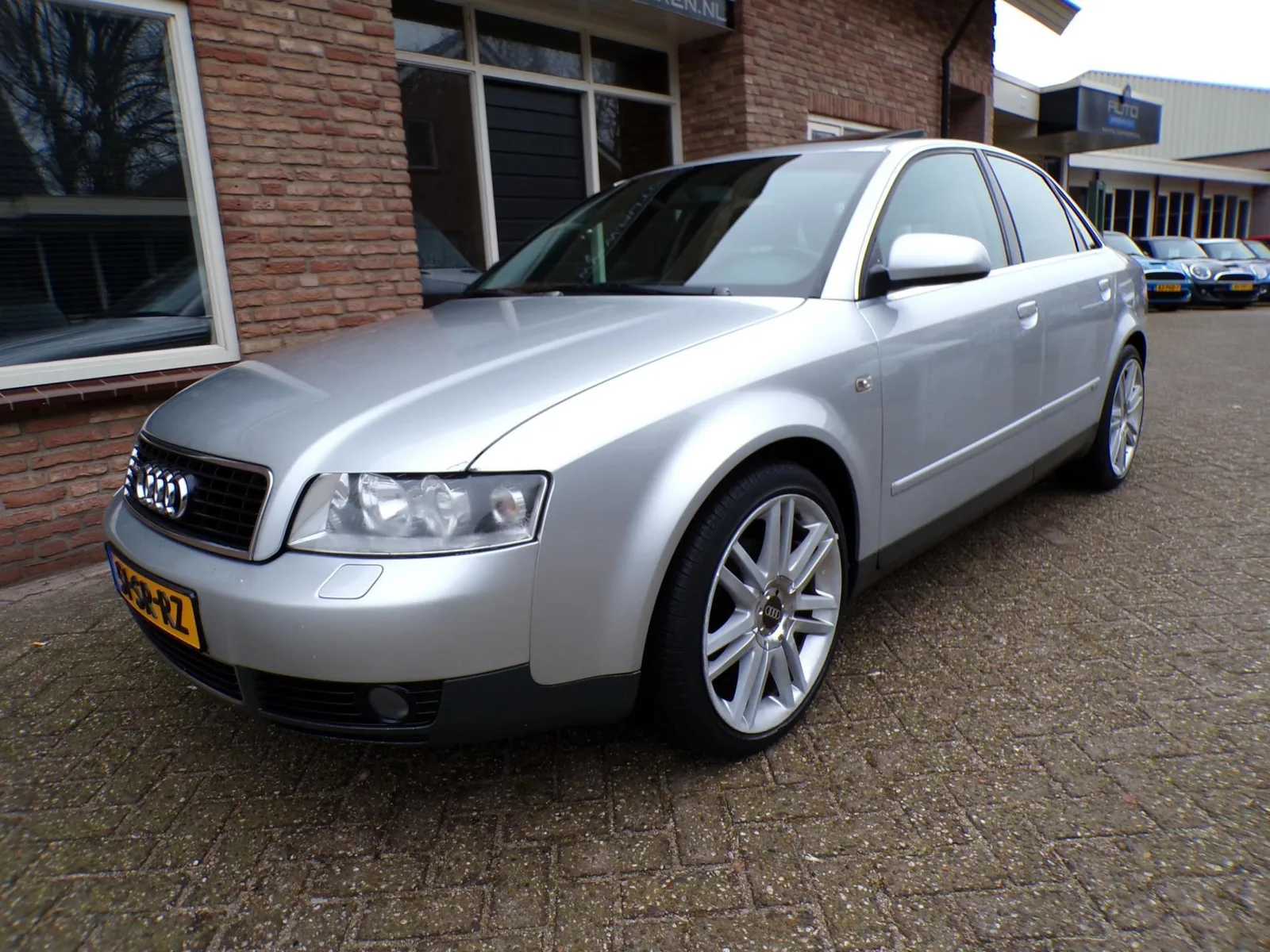Audi A4 (2001) — foto 1