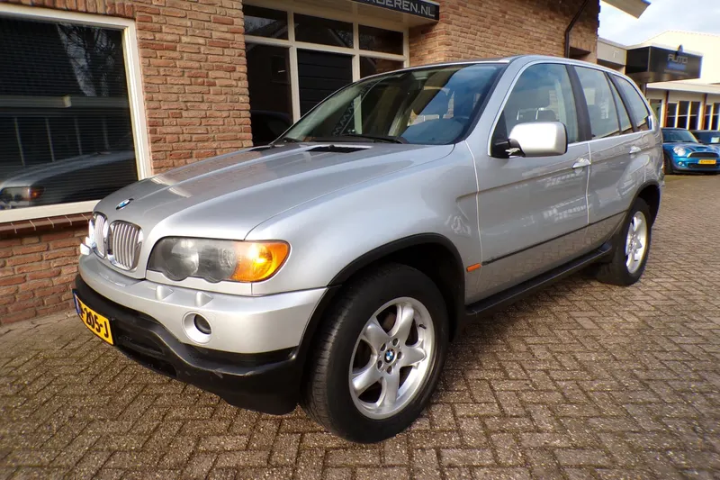 BMW X5 (2000)
