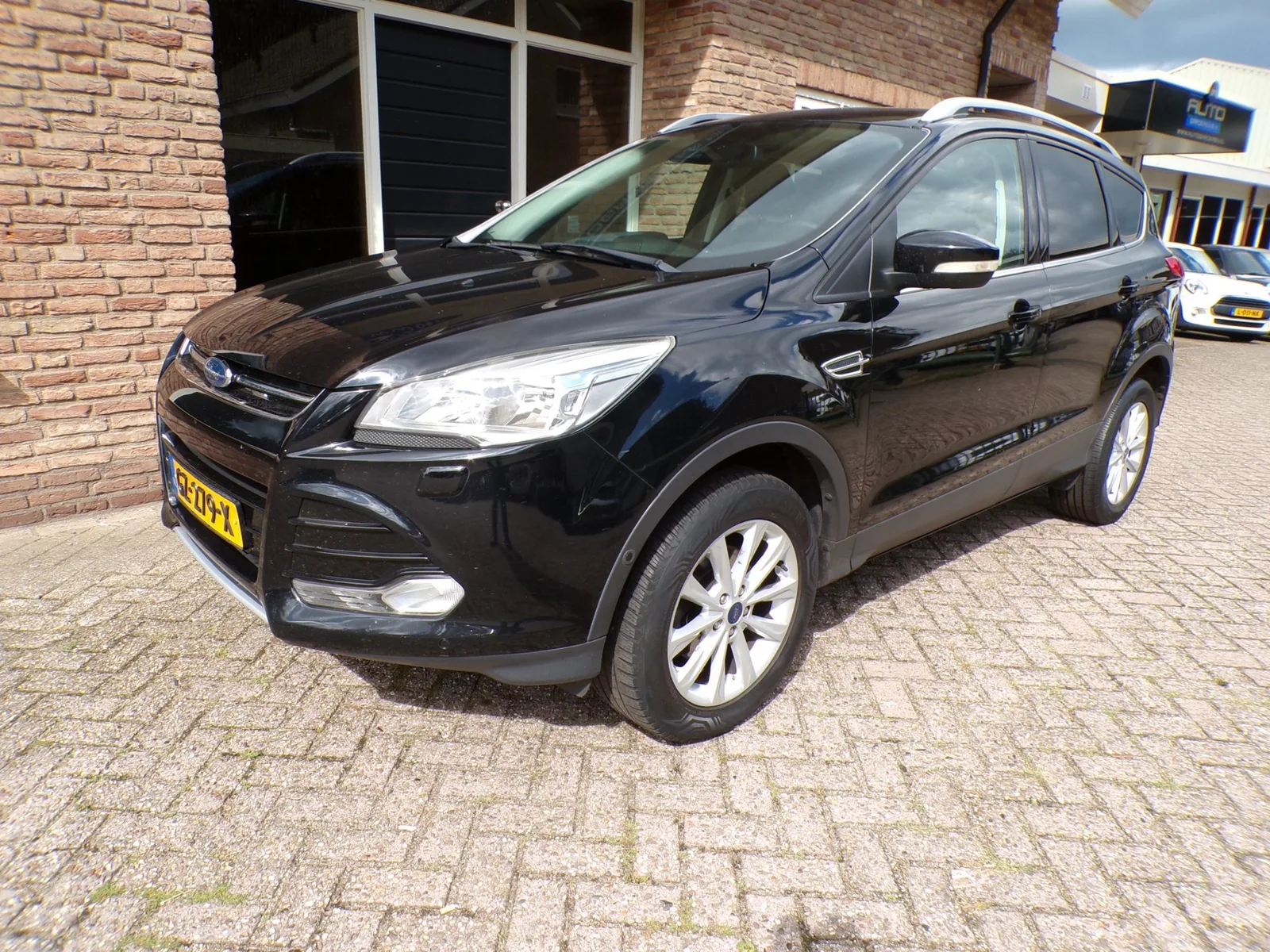 Ford Kuga (2015) — foto 1