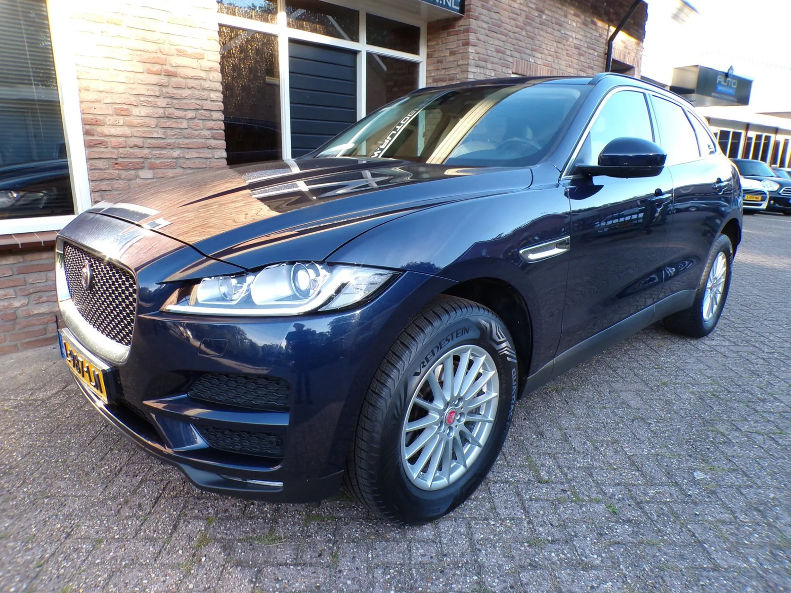 Jaguar F-Pace (2017) — foto 1