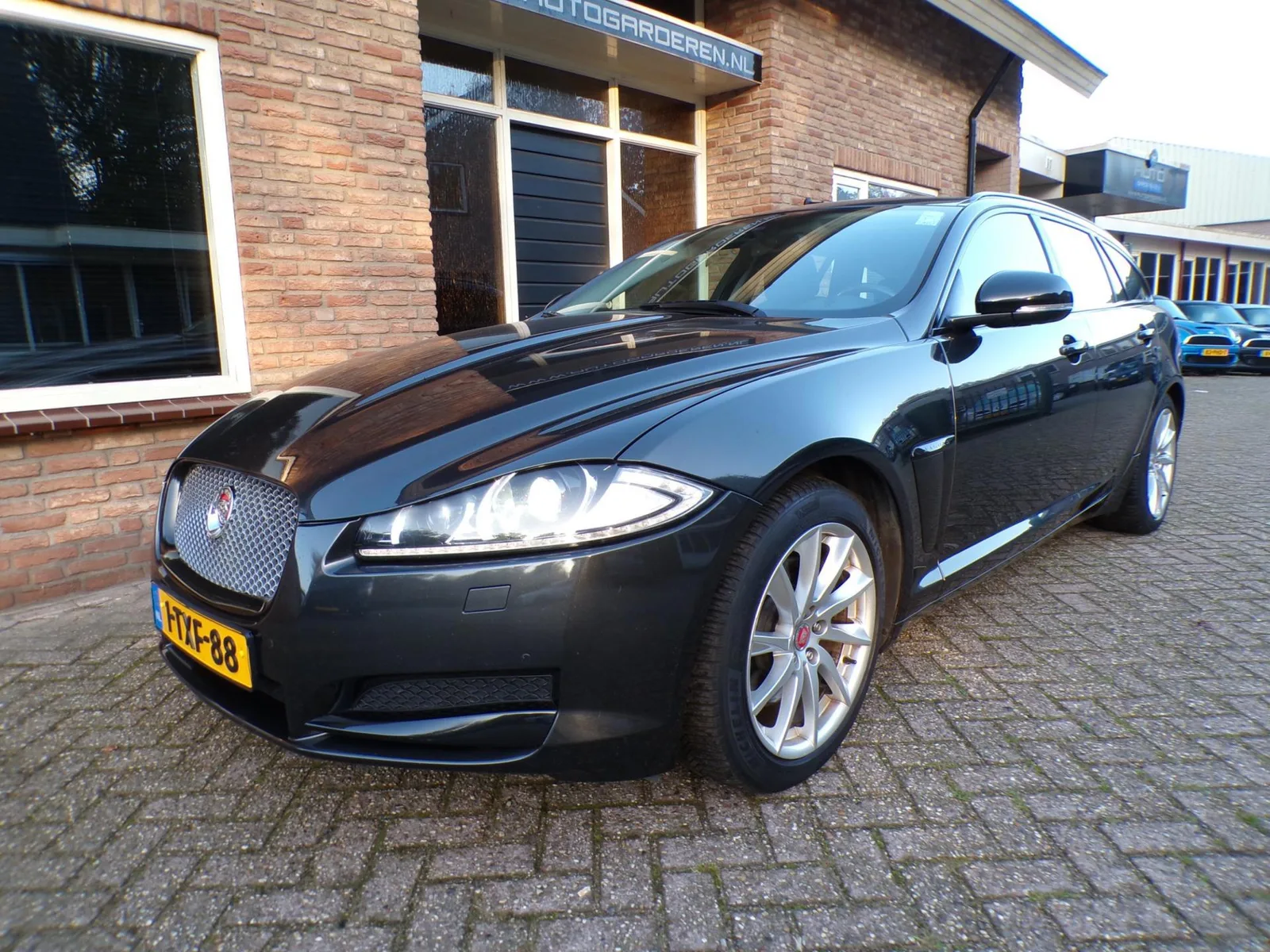 Jaguar XF Sportbrake (2014) — foto 1