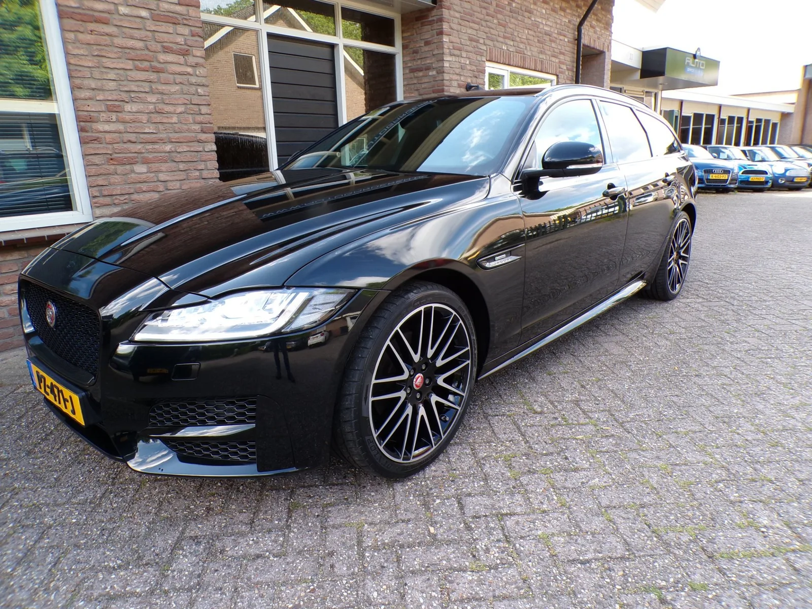 Jaguar XF Sportbrake (2017) — foto 1