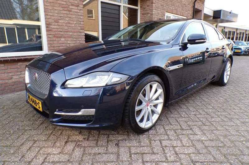 Jaguar XJ (2017)
