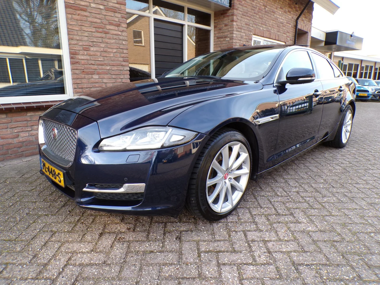 Jaguar XJ (2017) — foto 1