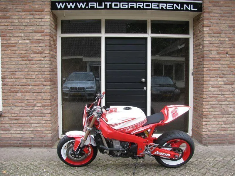 Kawasaki Sport ZXR 750 streetfighter (1991) — foto 1