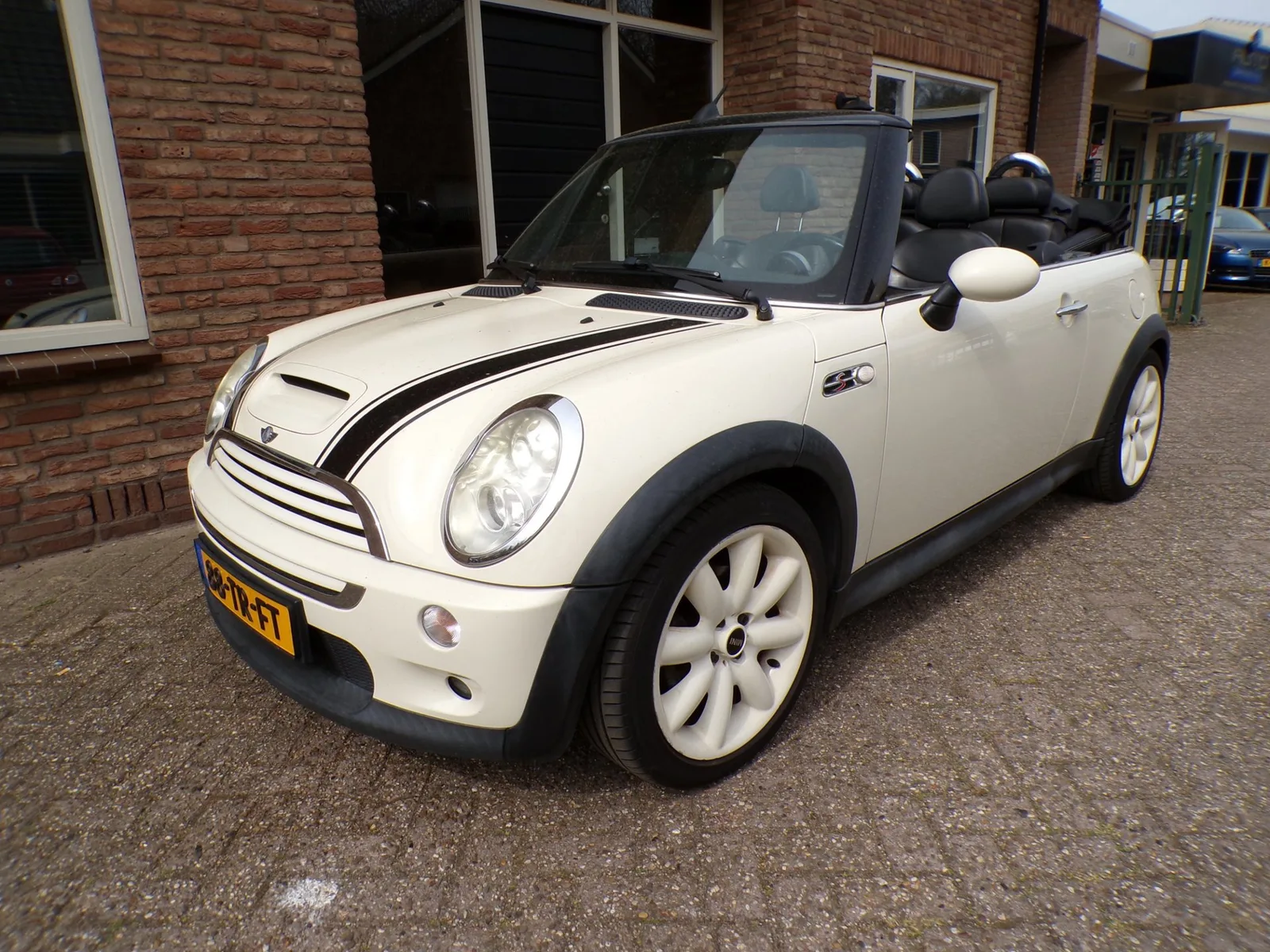 MINI Cabrio (2007) — foto 1