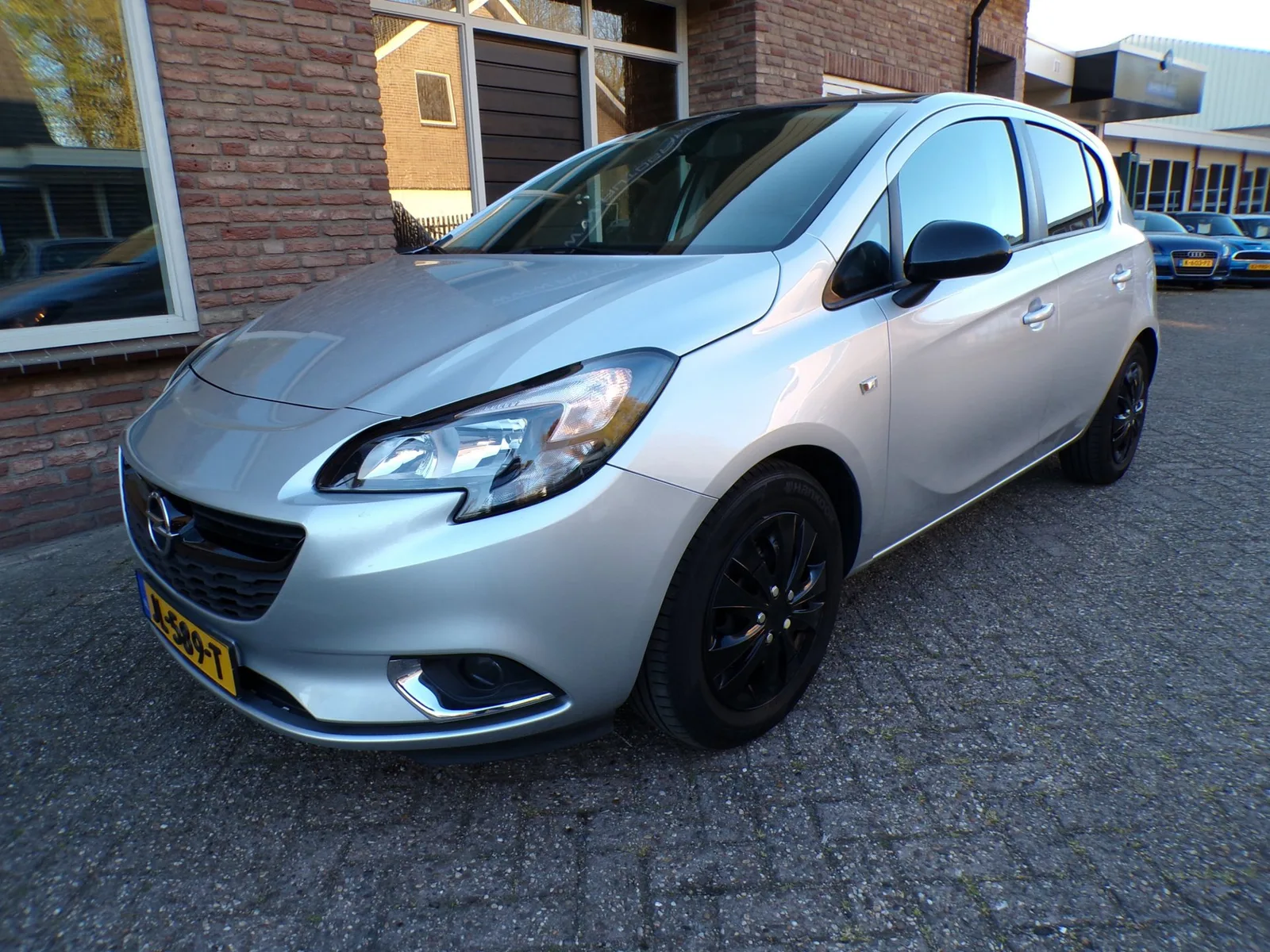 Opel Corsa (2015) — foto 1