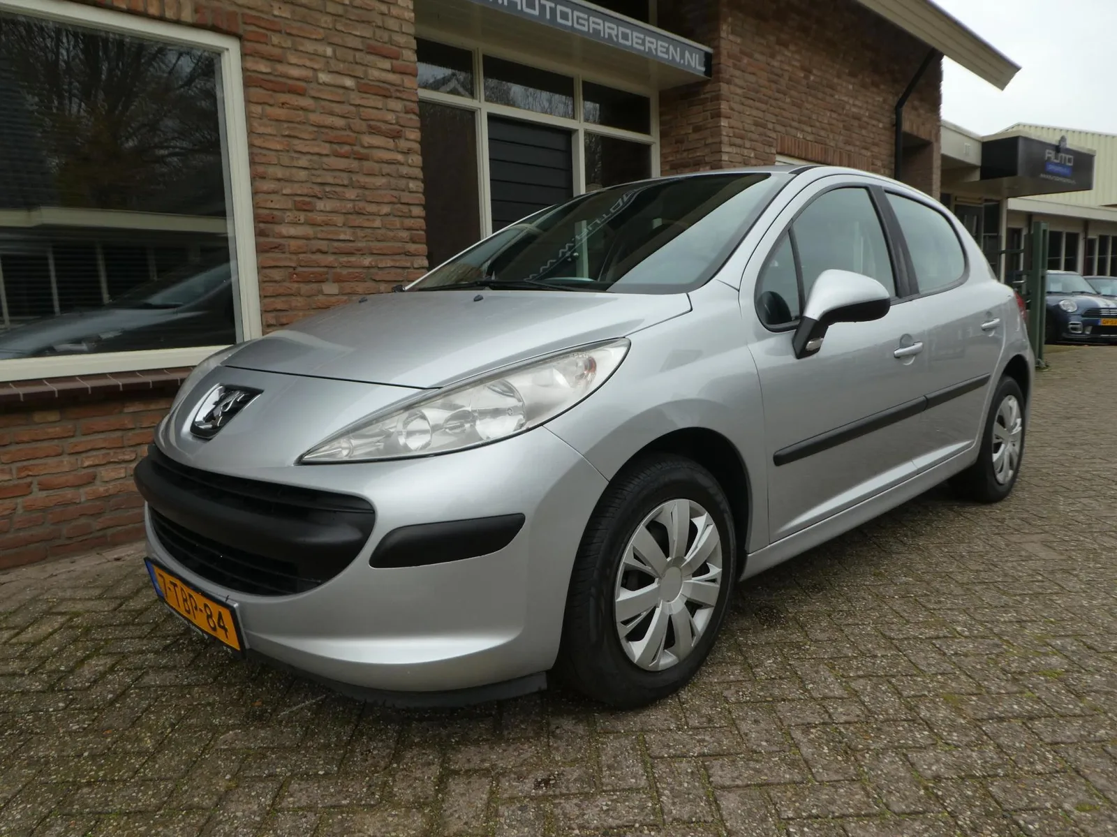 Peugeot 207 (2009) — foto 1